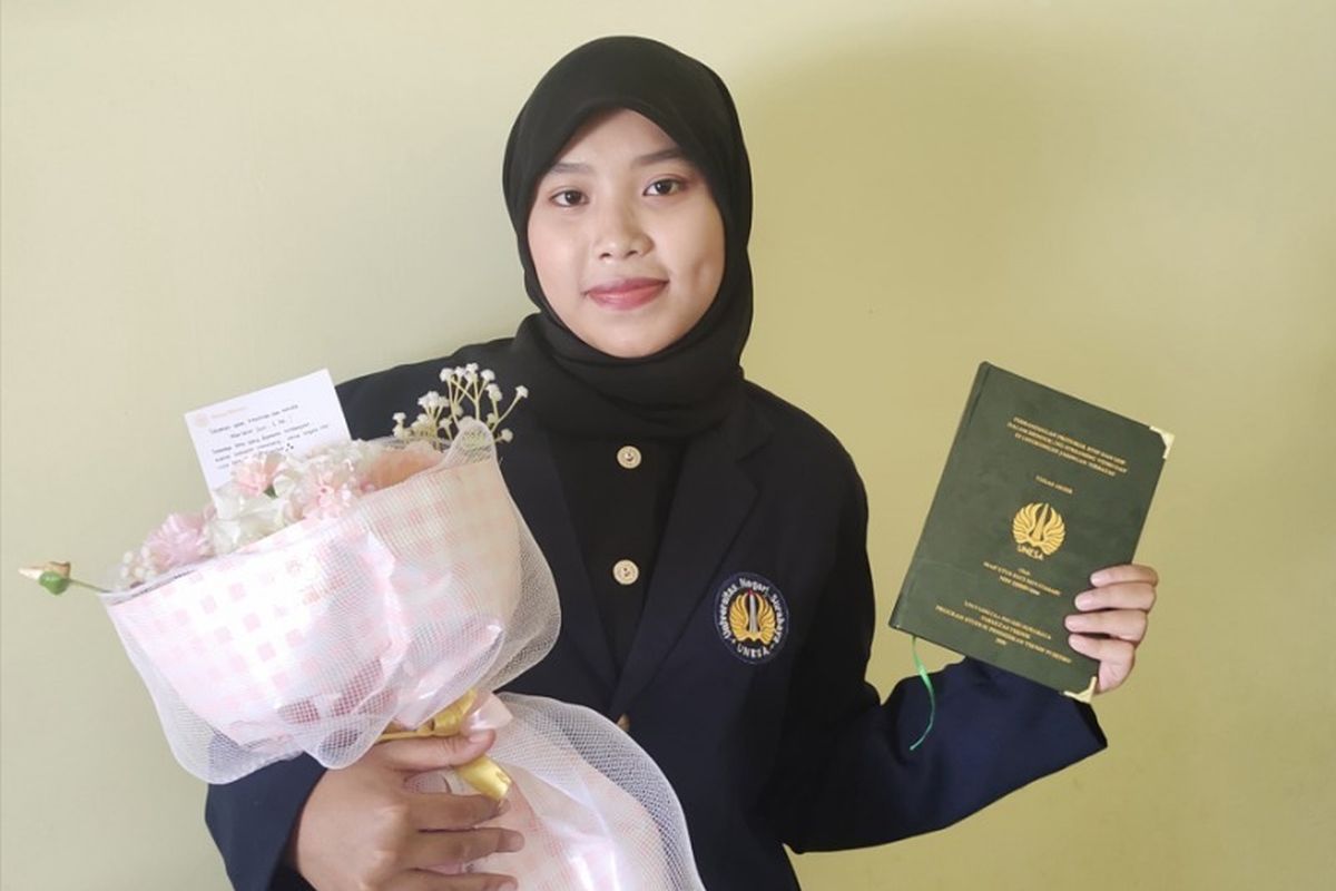 Mar’atus Suci Jadi Lulusan Terbaik FT Unesa Tanpa Skripsi Berkat Prestasi Kontes Robot Terbang